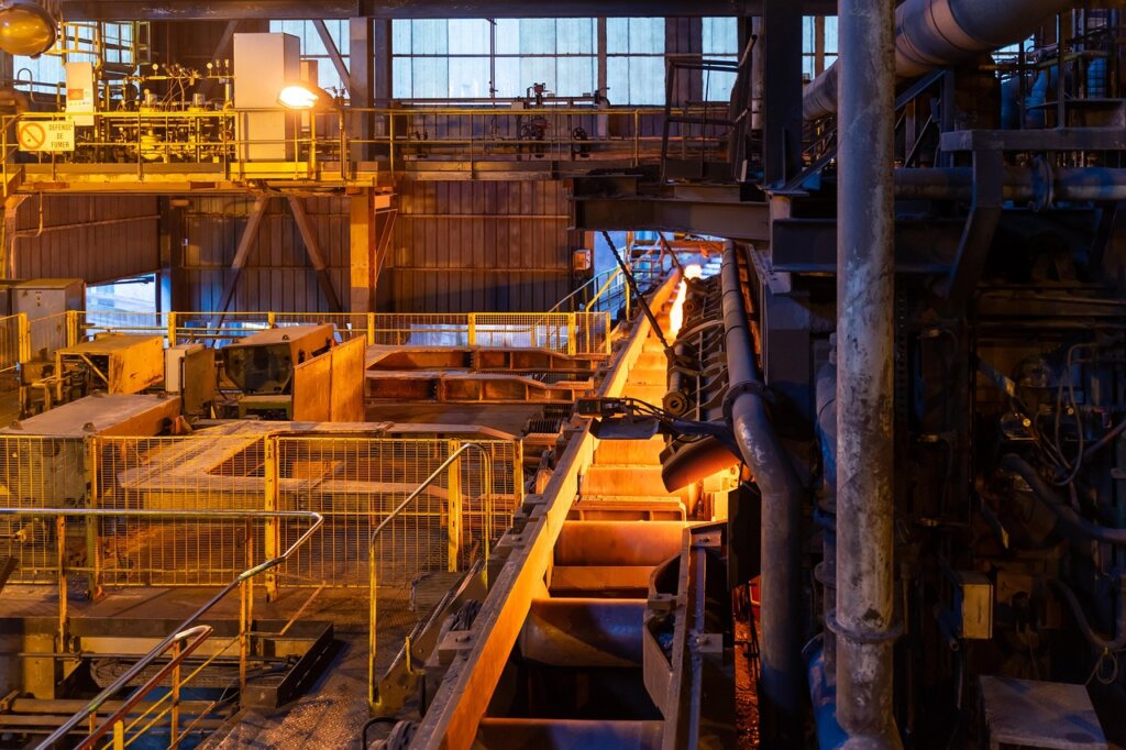 Vue d’ensemble d’une chaîne de production industrielle – contexte ERP pour PME industrielles